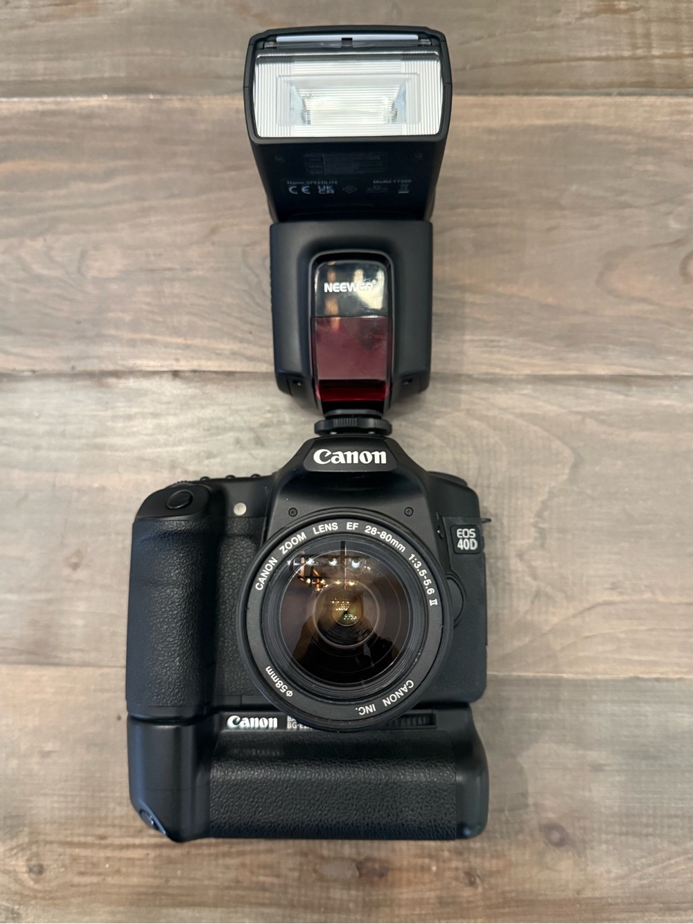 Canon EOS 40D DSLR Camera with Flash – Black